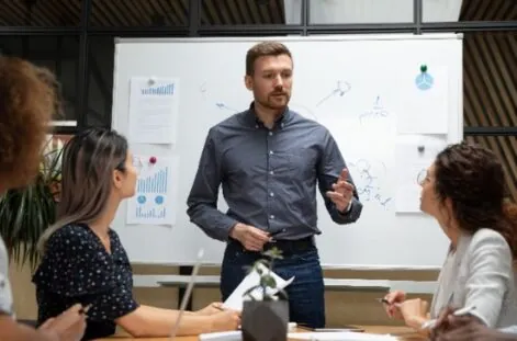 What the Sales Director Needs to Know About Pricing Strategy